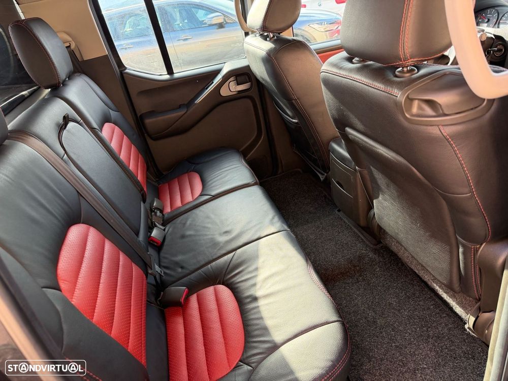 Nissan Navara 2.5 dCi CD Pilot - 9