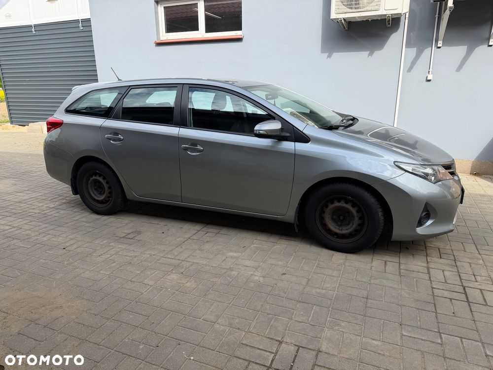 Toyota Auris 1.4 D-4D Active - 10
