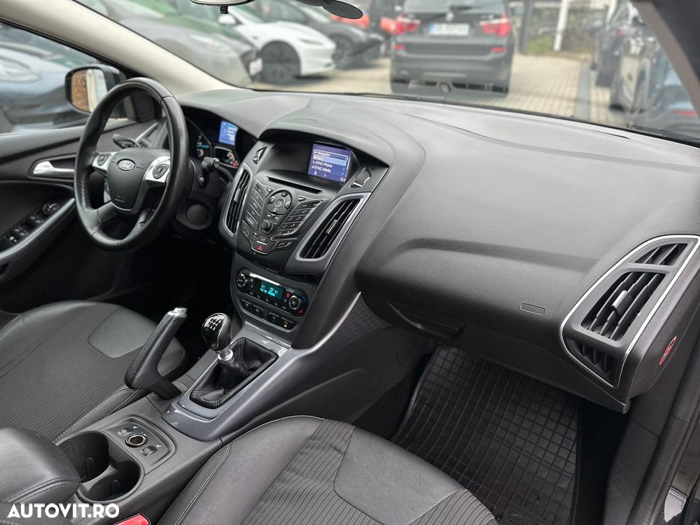 Ford Focus Turnier 2.0 TDCi DPF Titanium - 6