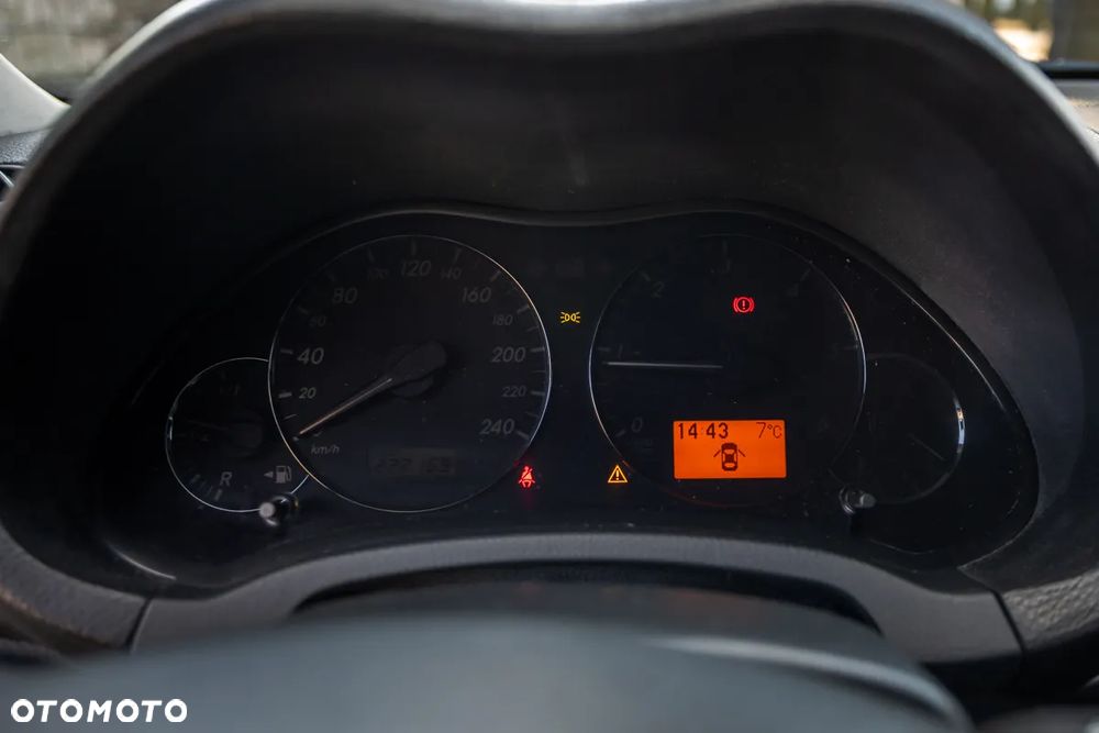 Toyota Avensis 2.2 D-4D Prestige - 26