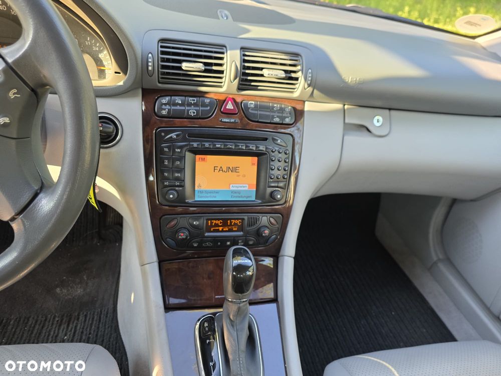 Mercedes-Benz Klasa C 320 4Matic Avantgarde Sport Edition - 33