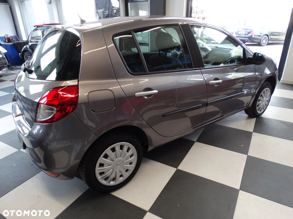 Renault Clio 1.2 16V Authentique - 3