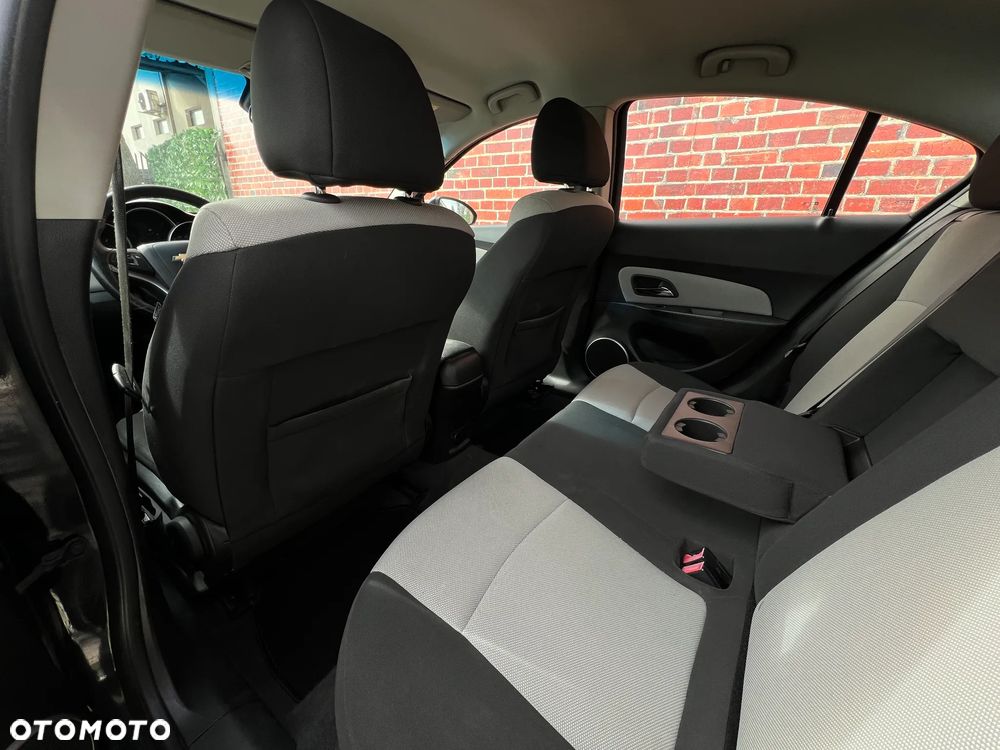 Chevrolet Cruze - 11