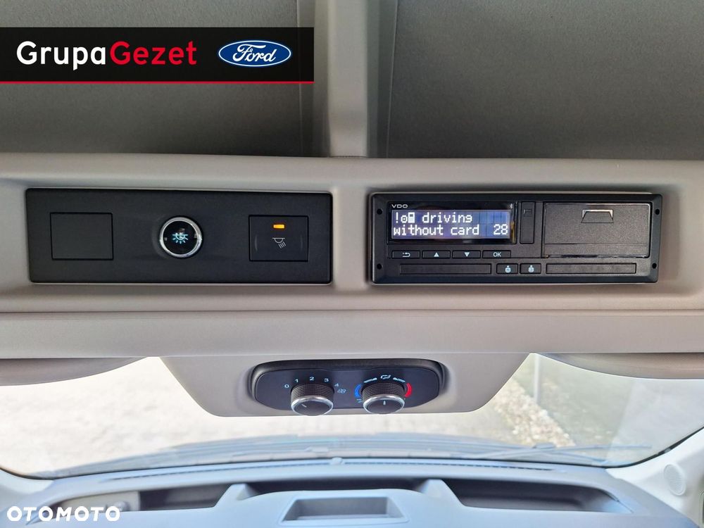 Ford Transit - 12