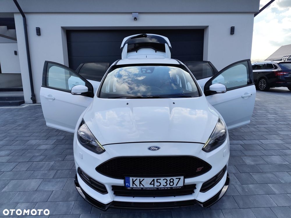 Ford Focus 2.0 EcoBoost ST - 8