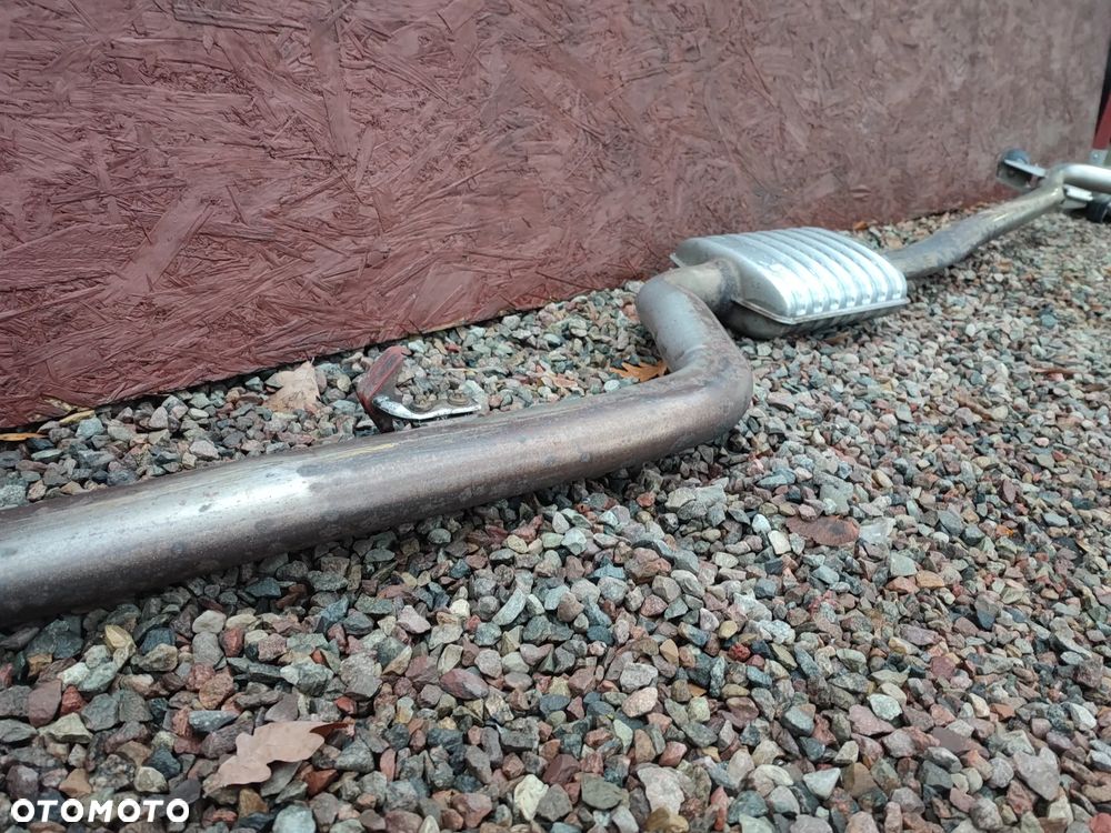 BMW E90 / E91 ORYGINALNY KOMPLETNY WYDECH /  UKŁAD WYDECHOWY / TŁUMIK KOŃCOWY + ŚRODKOWY DO SILNIKA GAMY M47D18N / M47D20 ( 1.8D / 2.0D ) DIESEL EUROPA O NR. 18 30 7 793 622 / 18 30 7 793 624 OEM W BARDZO DOBRYM STANIE - 4