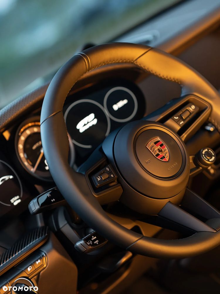 Porsche 911 GT3 Touring - 8