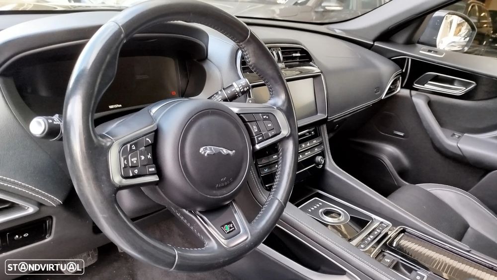 Jaguar F-Pace 2.0 i4D R-Sport AWD Aut. - 22