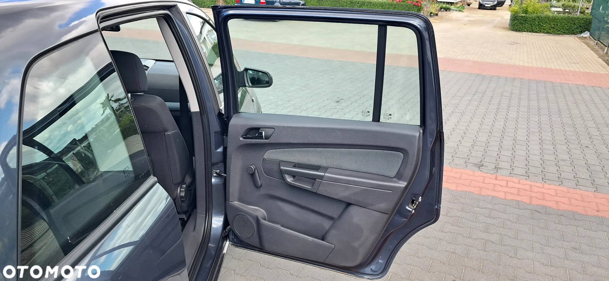 Opel Zafira 1.8 Enjoy - 11