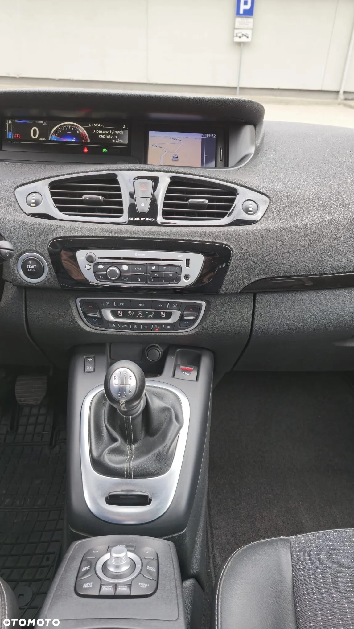 Renault Grand Scenic - 17