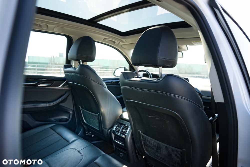 BMW X3 xDrive20i Advantage sport - 18