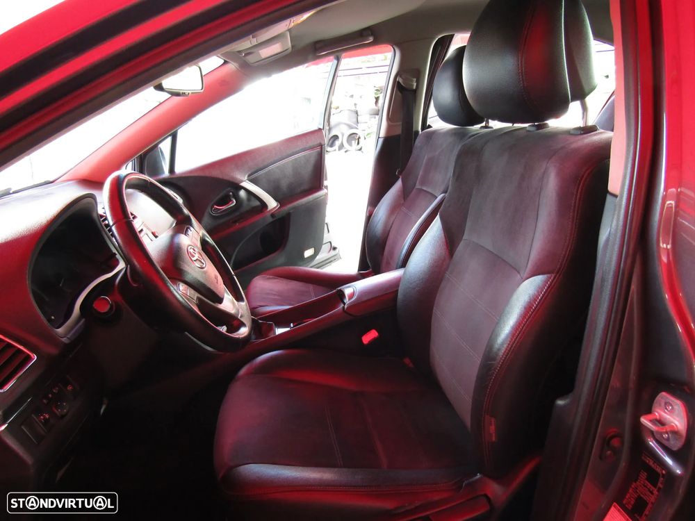 Toyota Avensis SD 2.0 D-4D Exclusive +GPS - 16