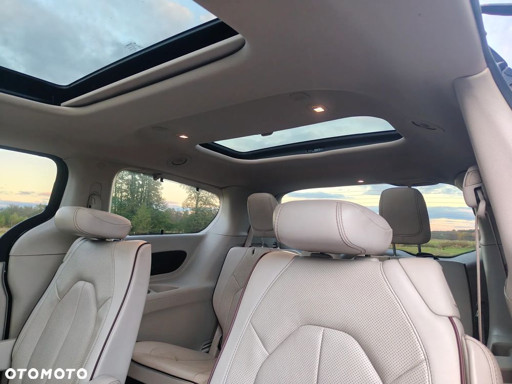 Chrysler Pacifica - 31