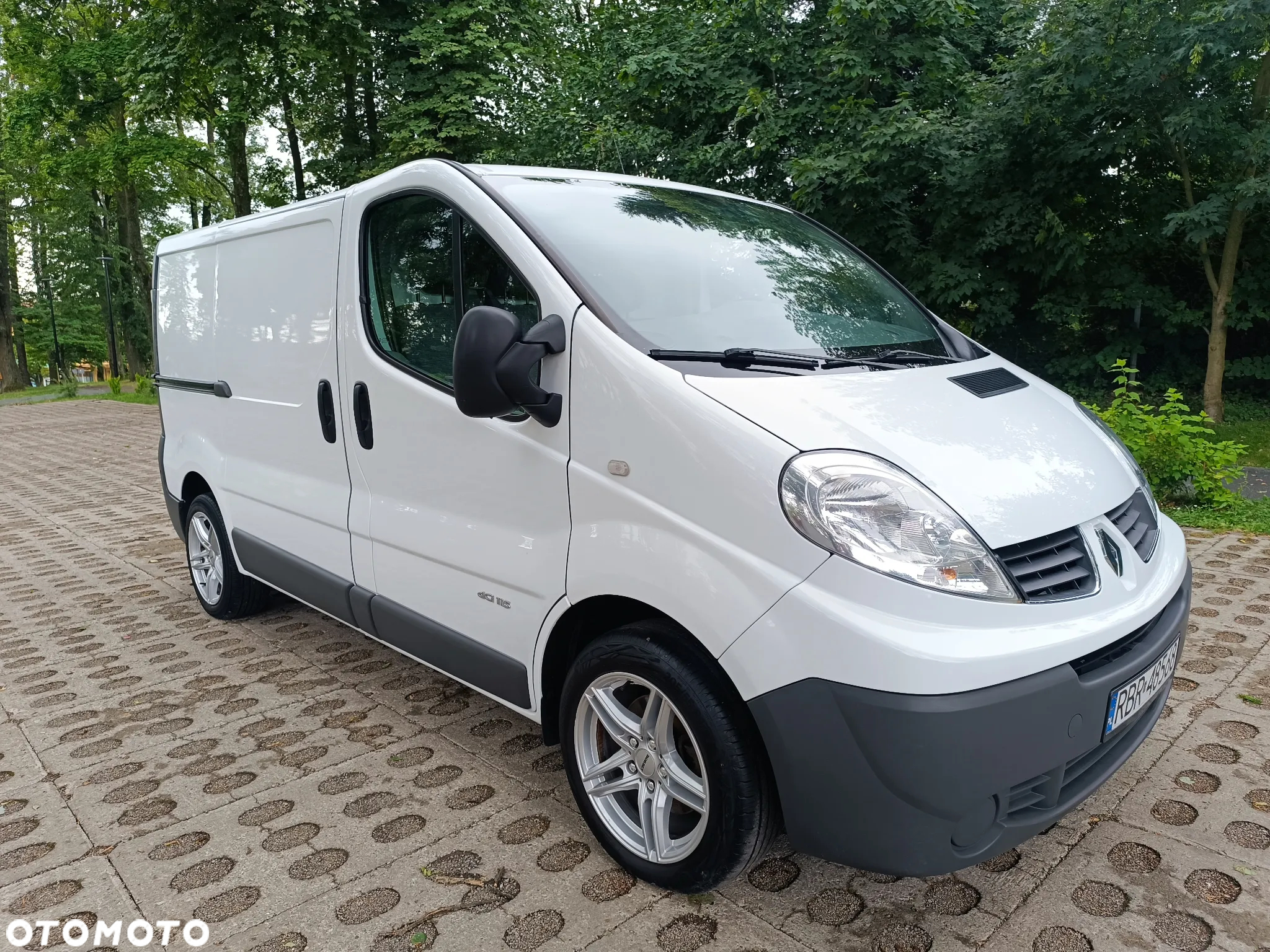 Renault TRAFIC - 2