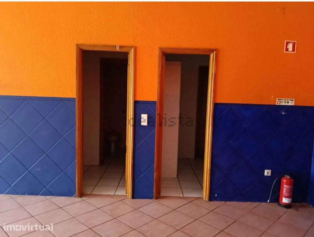 Loja rés chão com 96m2  em Oliveira Azemeís proximo da escola secun... - Grande imagem: 4/5