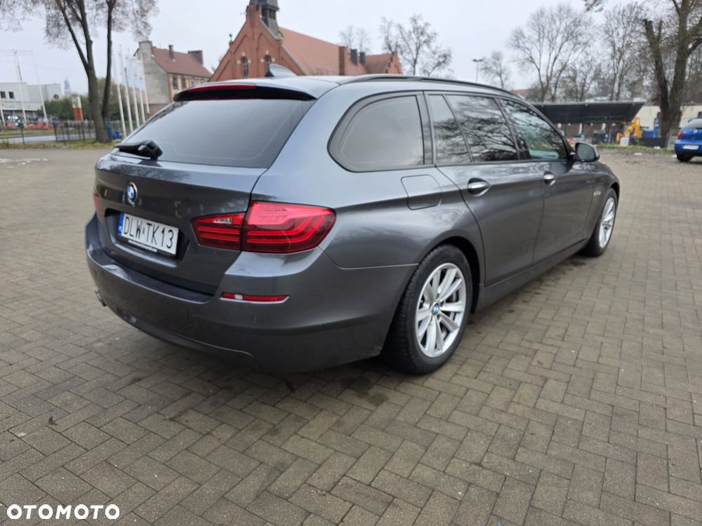 BMW Seria 5 520d xDrive Sport Line - 3