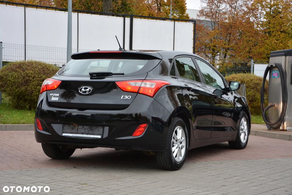 Hyundai i30 1.6 CRDI Fifa World Cup Edition - 20