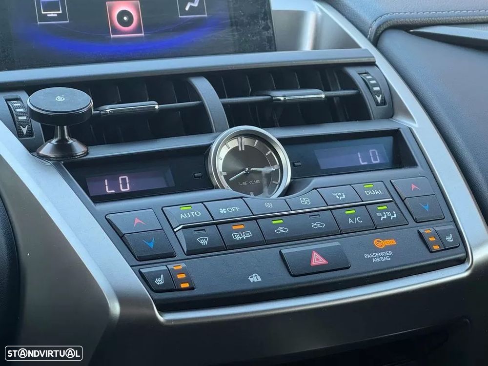 Lexus NX 300h Executive - 24