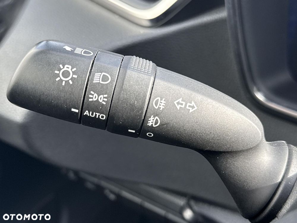 Toyota Corolla 1.8 Hybrid Comfort - 24