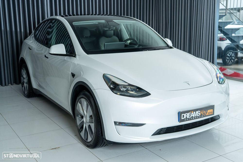 Tesla Model Y Long Range Dual Motor AWD - 17