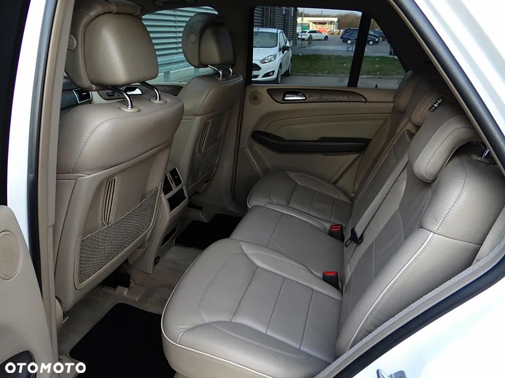 Mercedes-Benz ML 350 BlueTEC 4MATIC 7G-TRONIC - 37