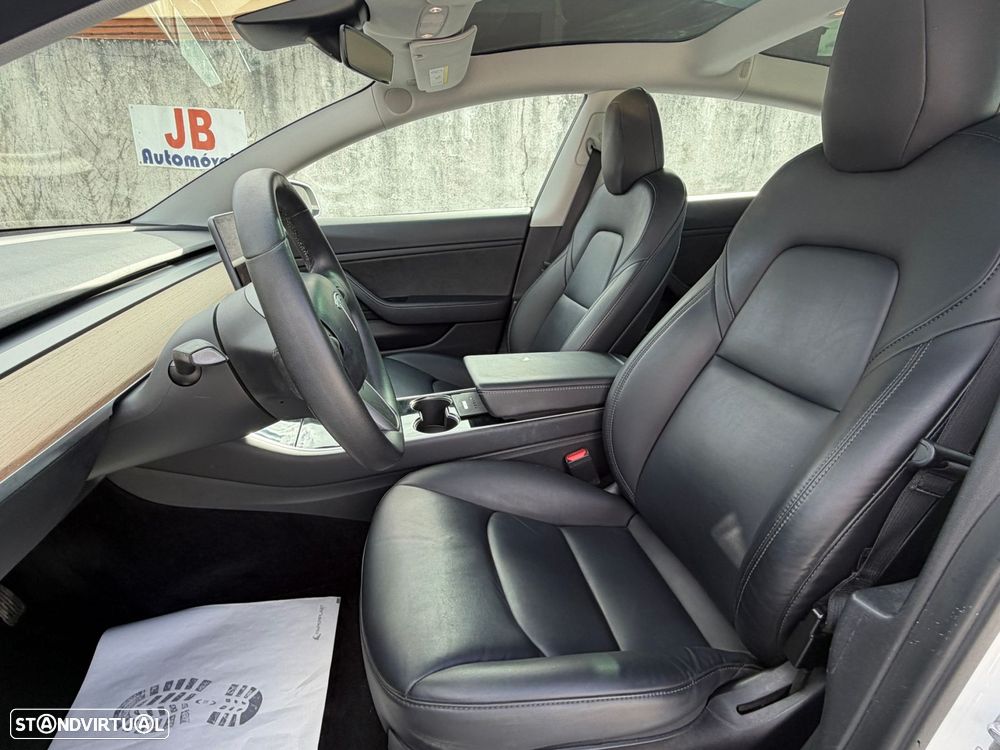 Tesla Model 3 - 9