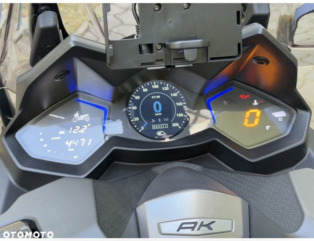 Kymco AK 550 - 12