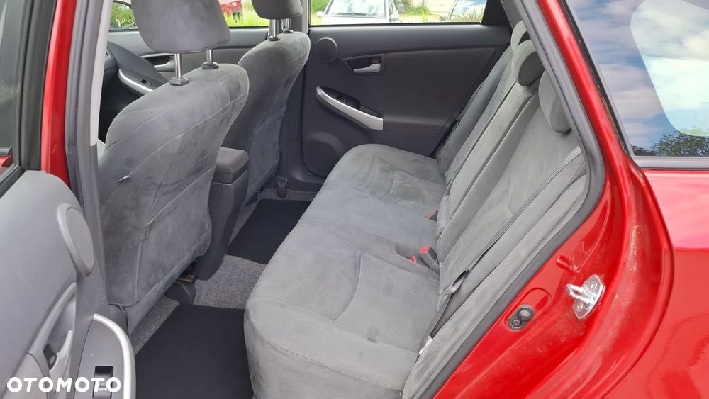 Toyota Prius (Hybrid) Comfort - 13