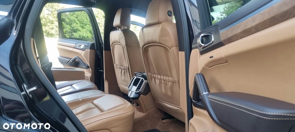 Porsche Cayenne - 8