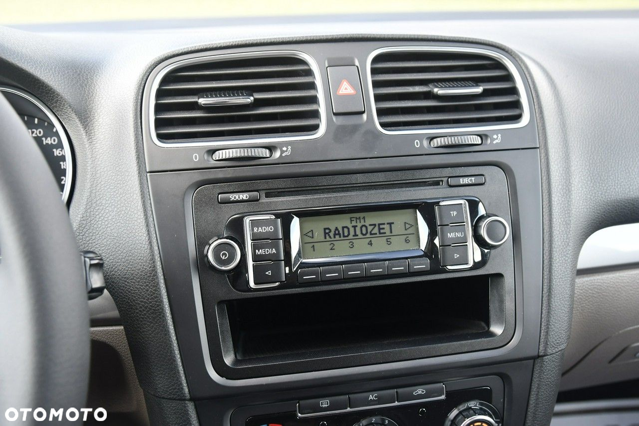Volkswagen Golf - 25