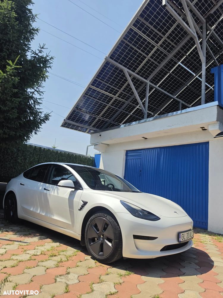 Tesla Model 3 - 3