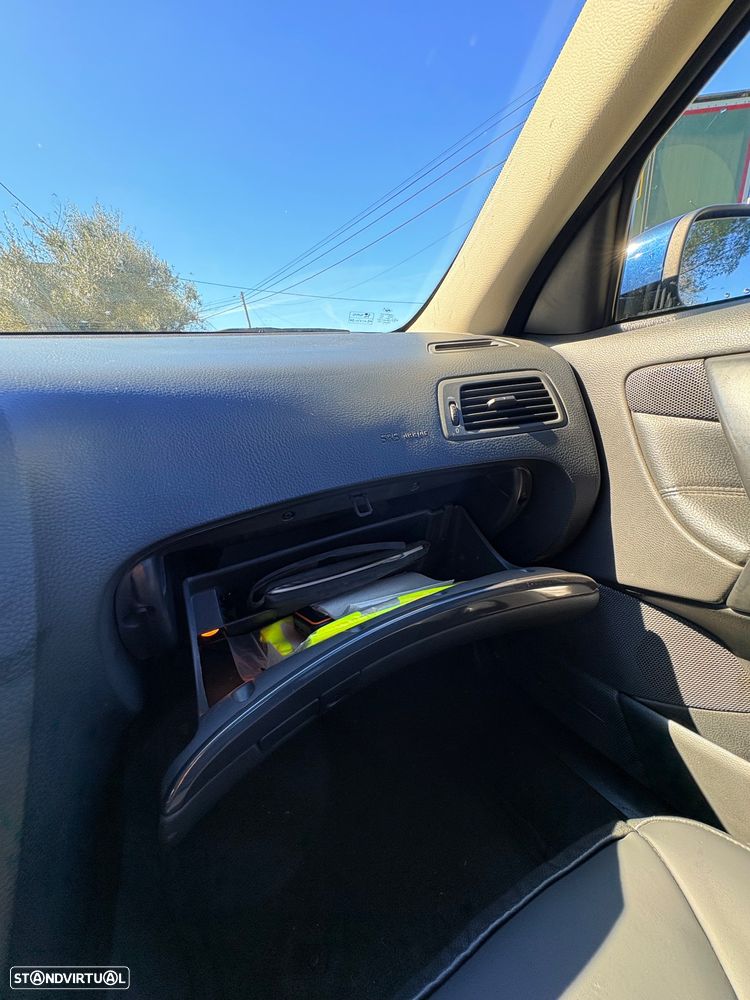 Volvo S60 2.4 D5 - 24