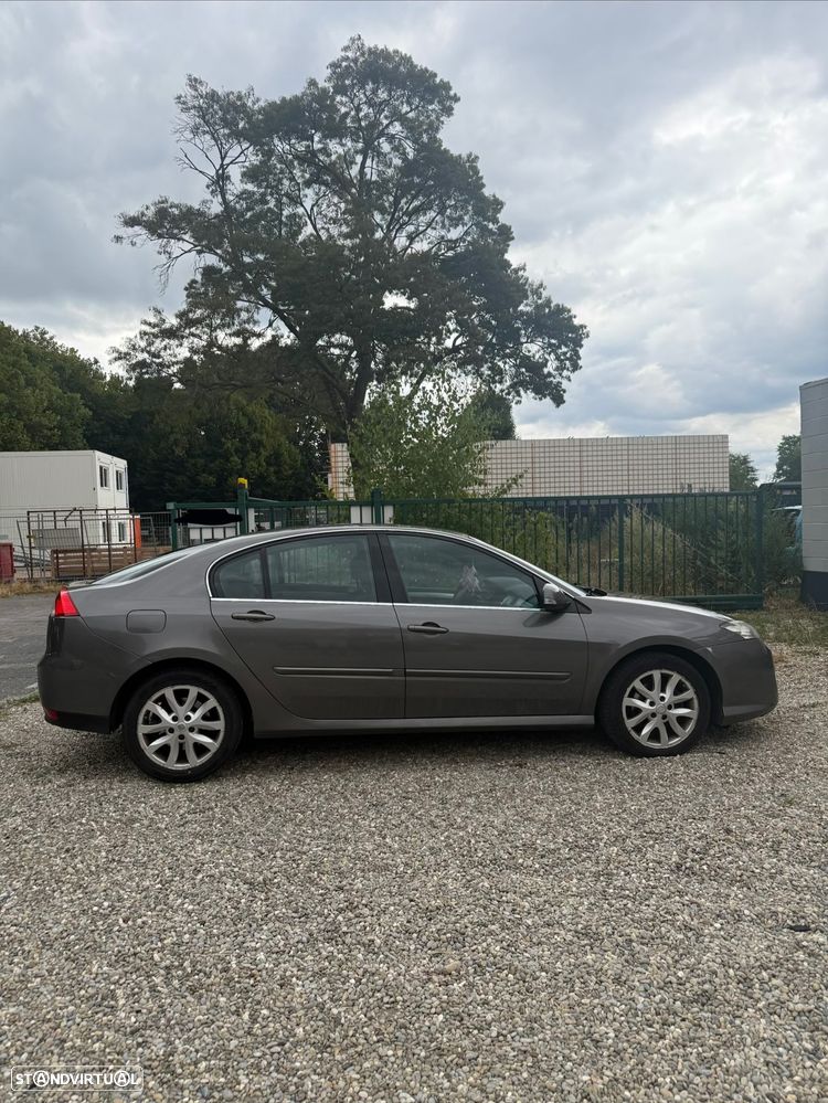 Renault Laguna 2.0 dCi Confort - 1