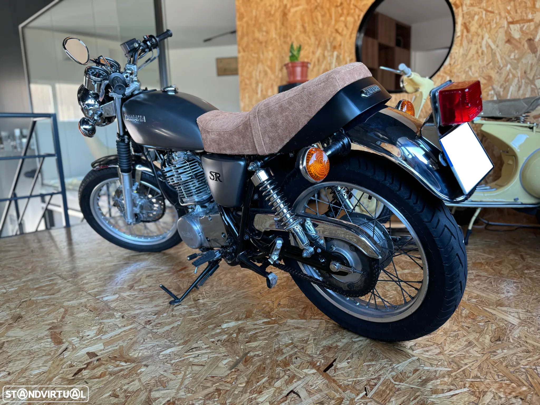 Yamaha SR 400 - 9