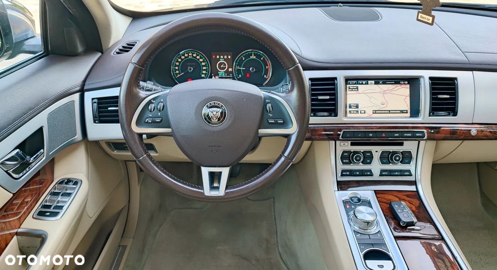 Jaguar XF 3.0 V6 Diesel S Premium Luxury - 30