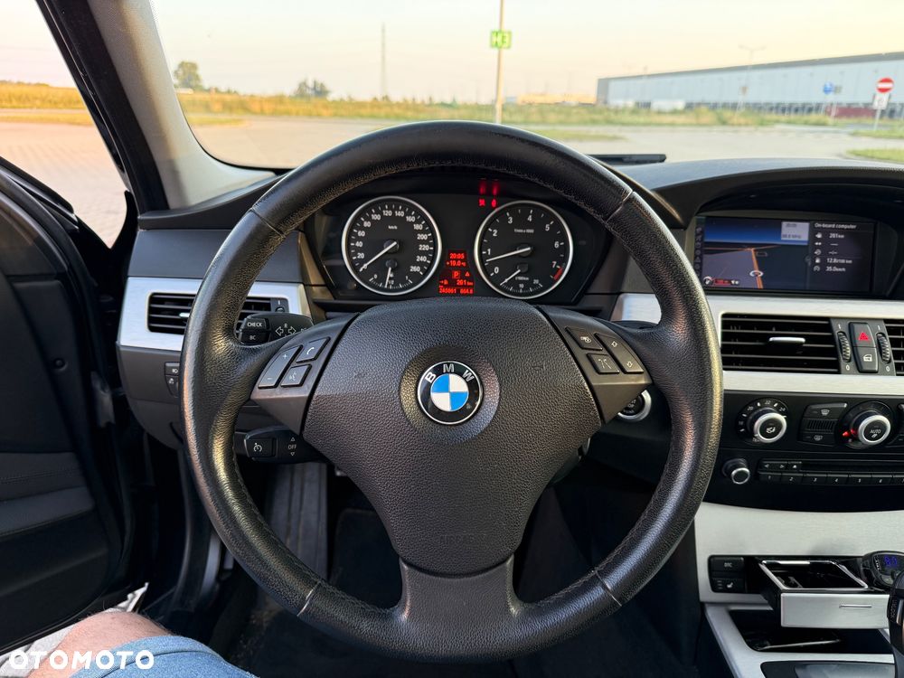 BMW Seria 5 525i - 16