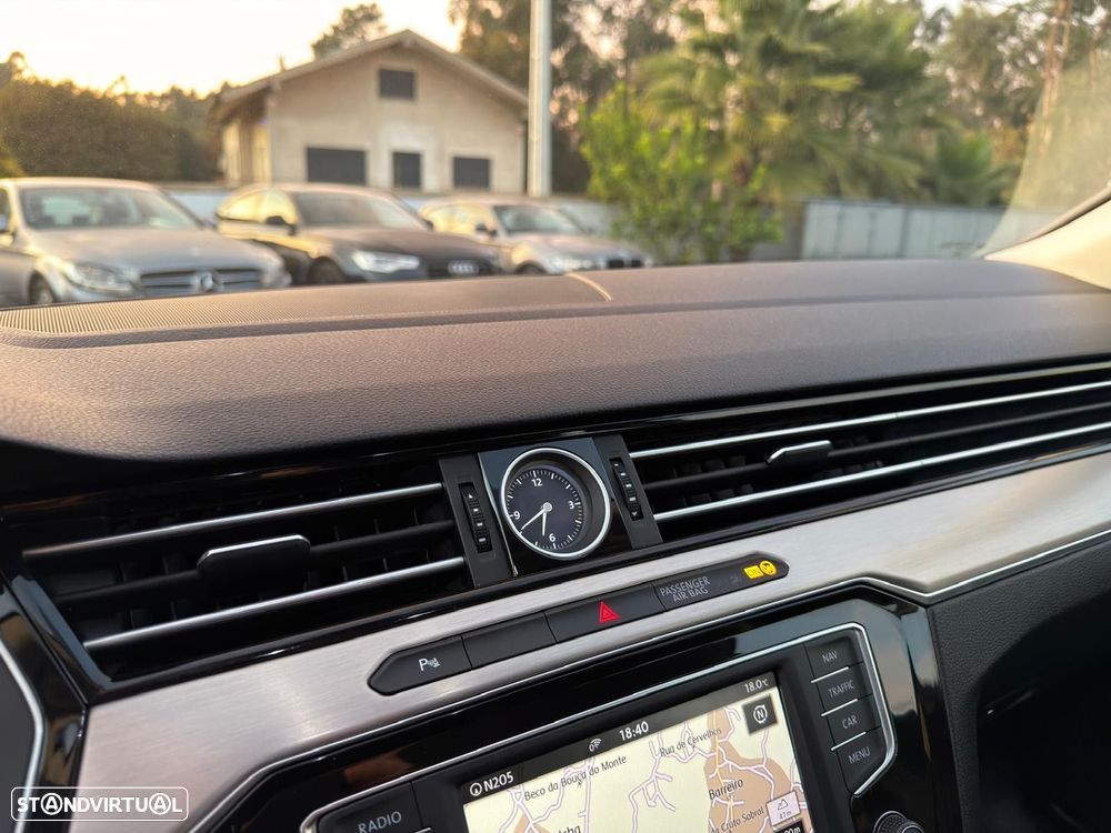 VW Passat Variant 2.0 TDi Highline - 26