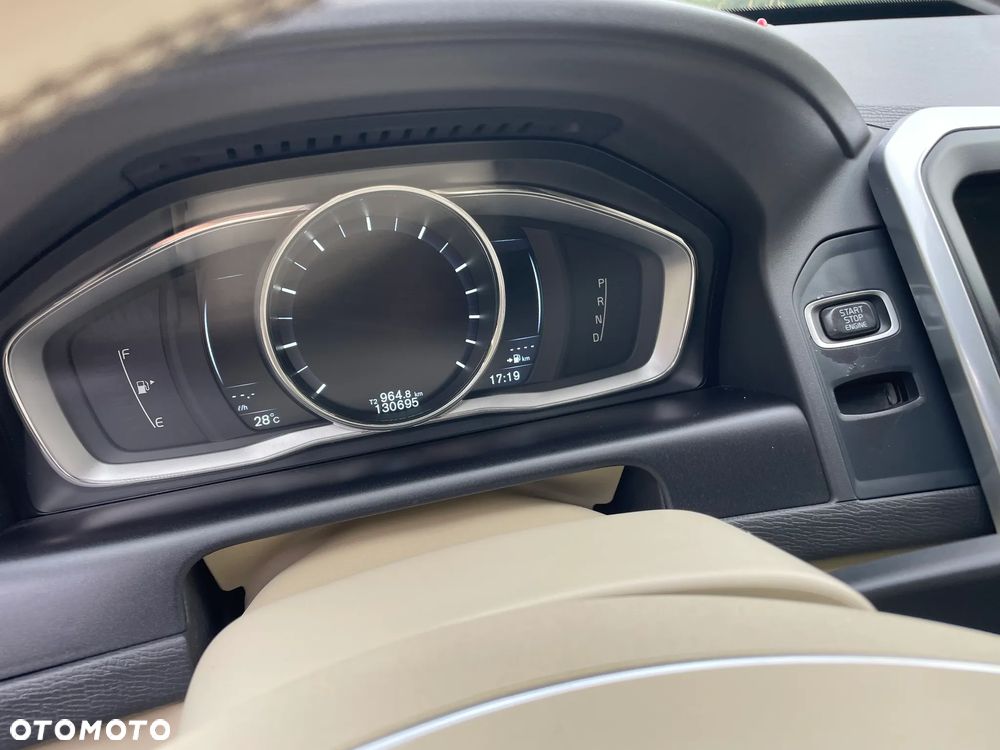 Volvo XC 70 T6 AWD Momentum - 12