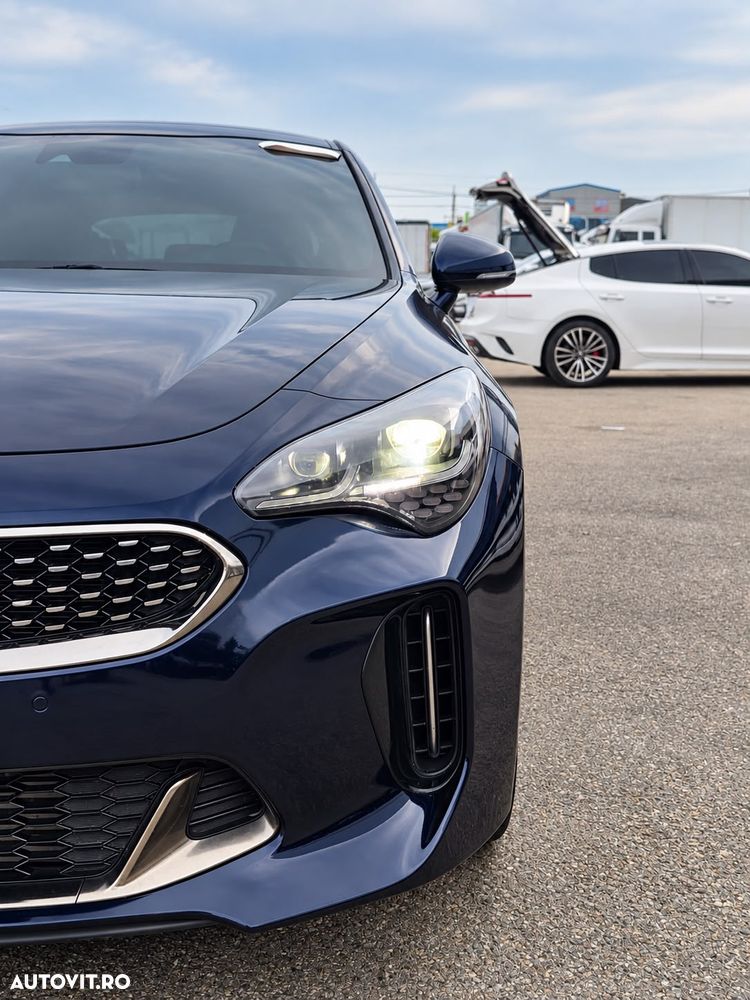 Kia Stinger - 9