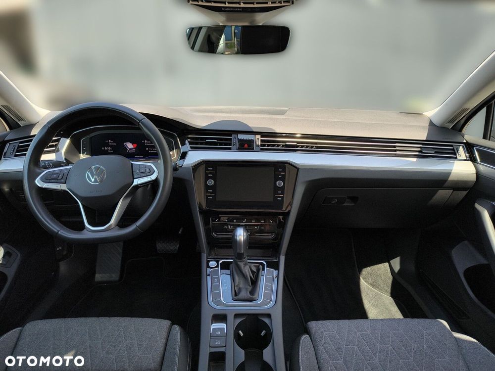 Volkswagen Passat - 16