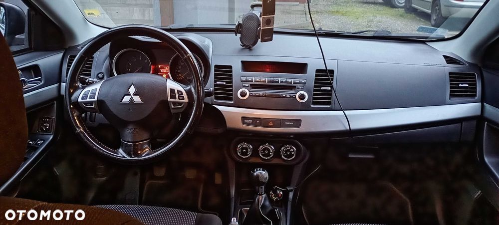 Mitsubishi Lancer - 8