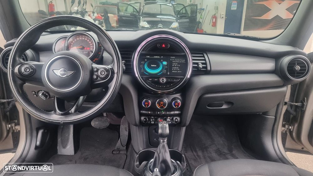 MINI 5 Portas Cooper D Auto - 7