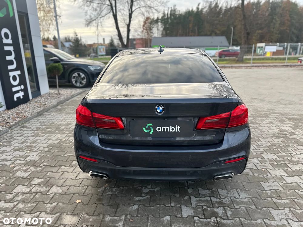 BMW Seria 5 530d xDrive - 7