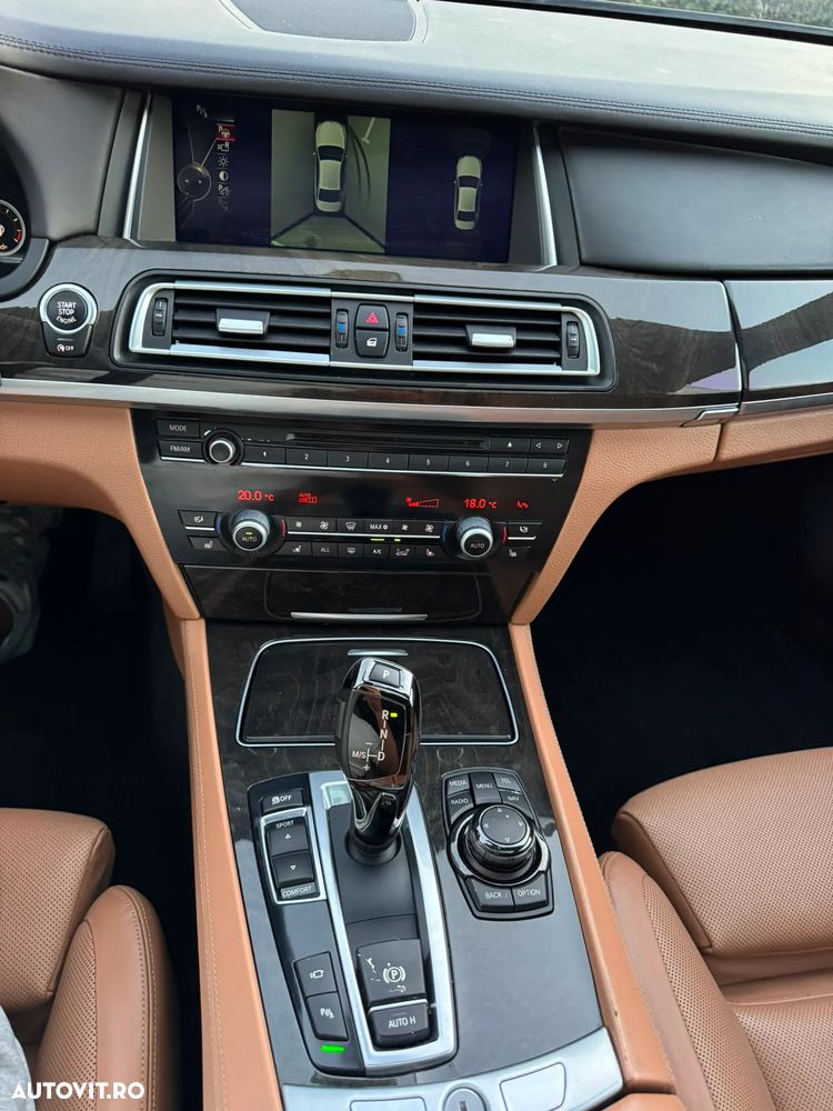 BMW Seria 7 740i Aut. - 17