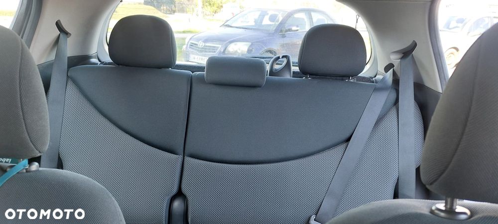 Toyota Yaris 1.3 - 15
