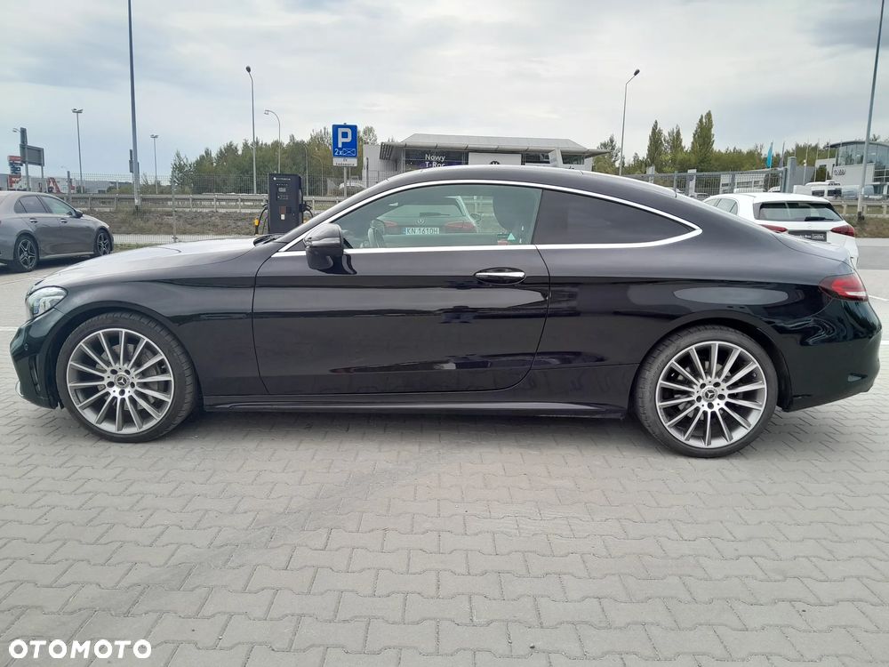 Mercedes-Benz Klasa C 300 9G-TRONIC - 3