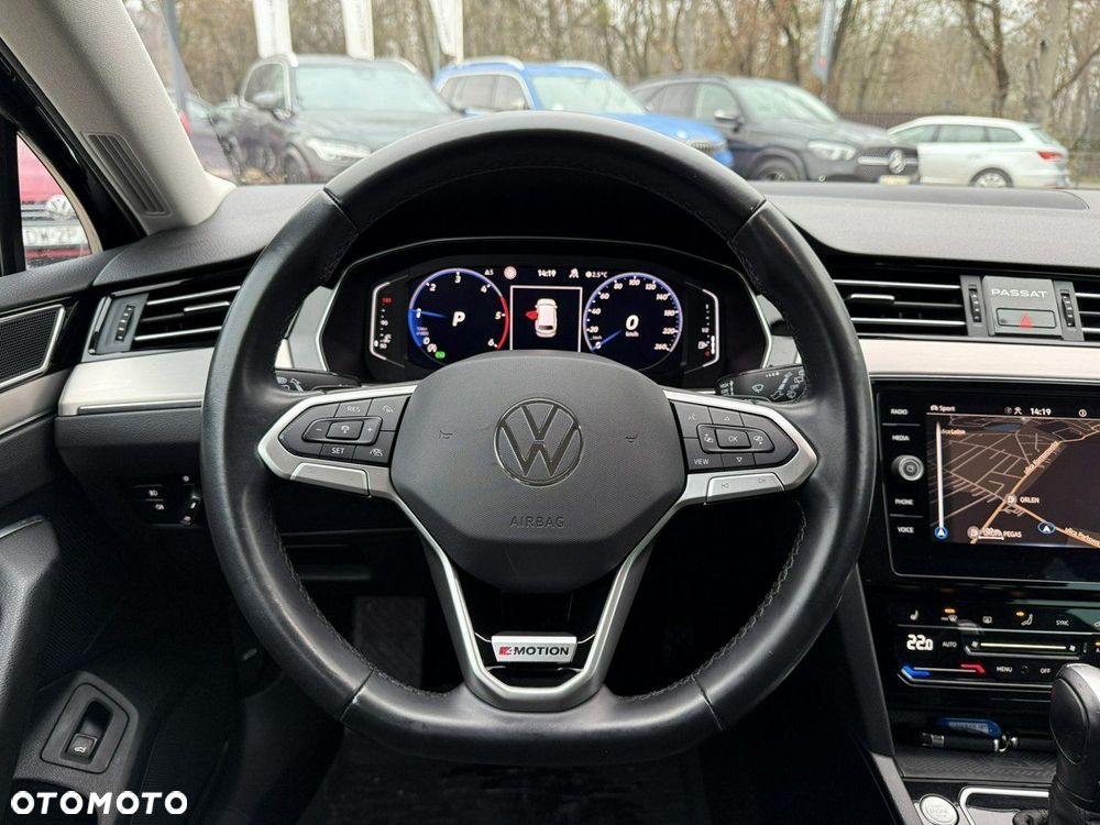 Volkswagen Passat - 28