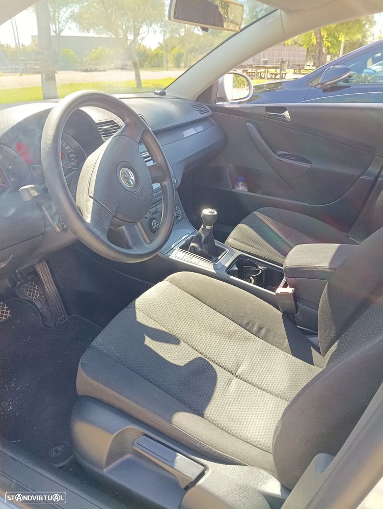 VW Passat Variant - 13