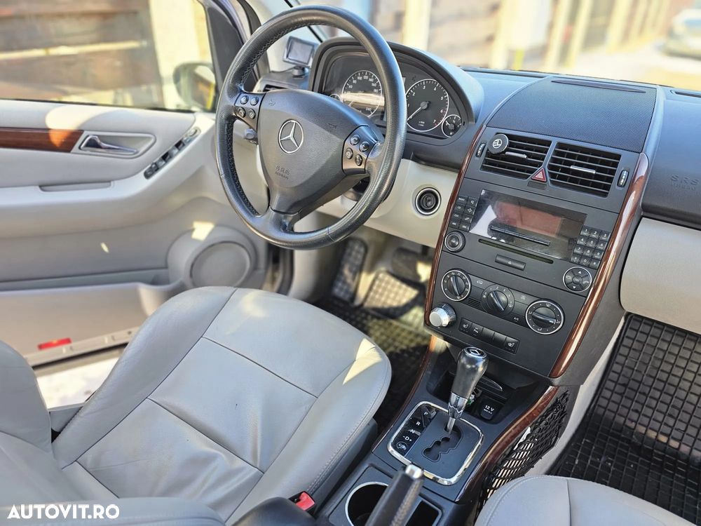 Mercedes-Benz A 170 Autotronic Elegance Grand Edition - 10