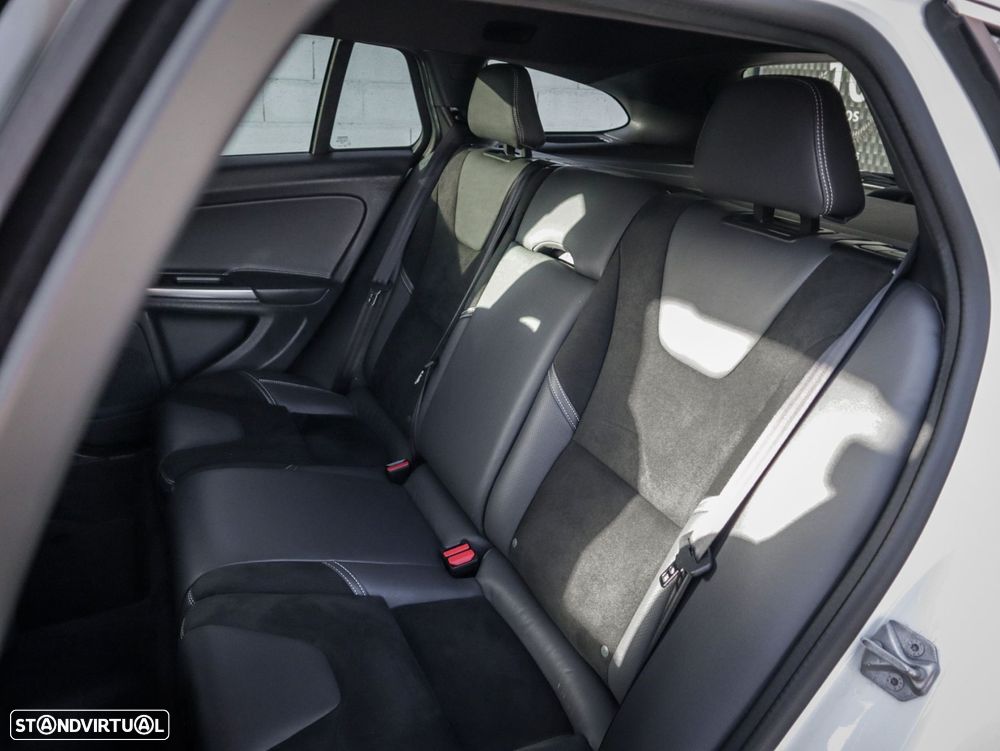 Volvo V60 2.0 D2 R-Design - 20